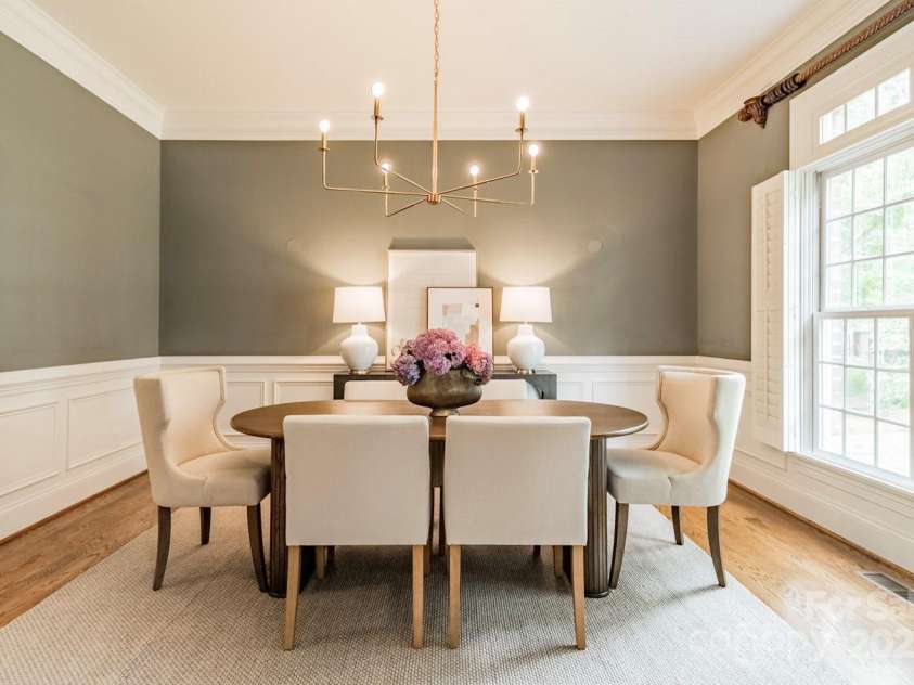 2300 Richardson Drive, Charlotte, NC 28211.  MLS# CAR4266822, YatesRealty ID 26854. Dining room