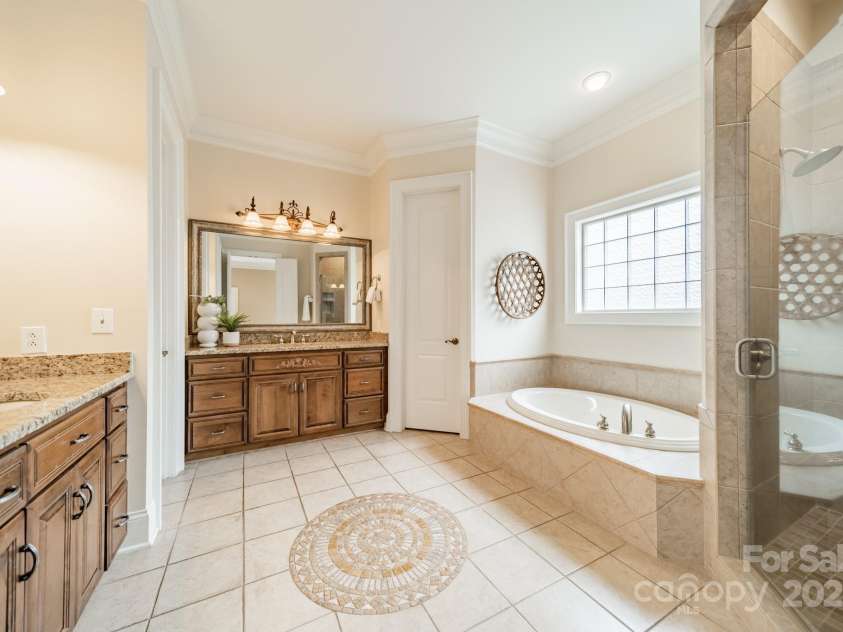 2300 Richardson Drive, Charlotte, NC 28211.  MLS# CAR4266822, YatesRealty ID 26854. Primary bathroom