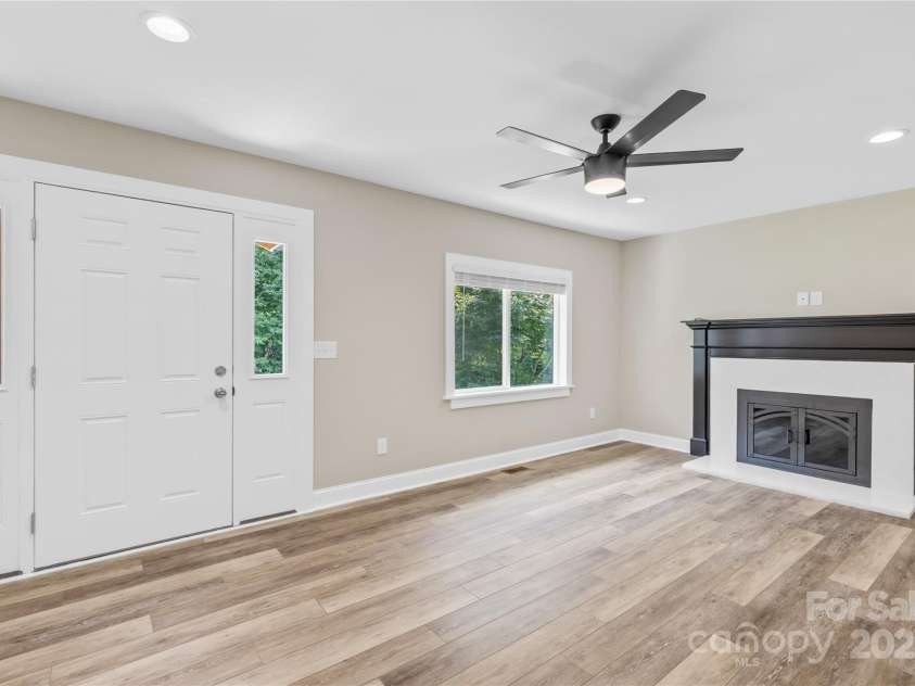 110 Par Drive, Salisbury, NC 28147.  MLS# CAR4283340, YatesRealty ID 26855. 