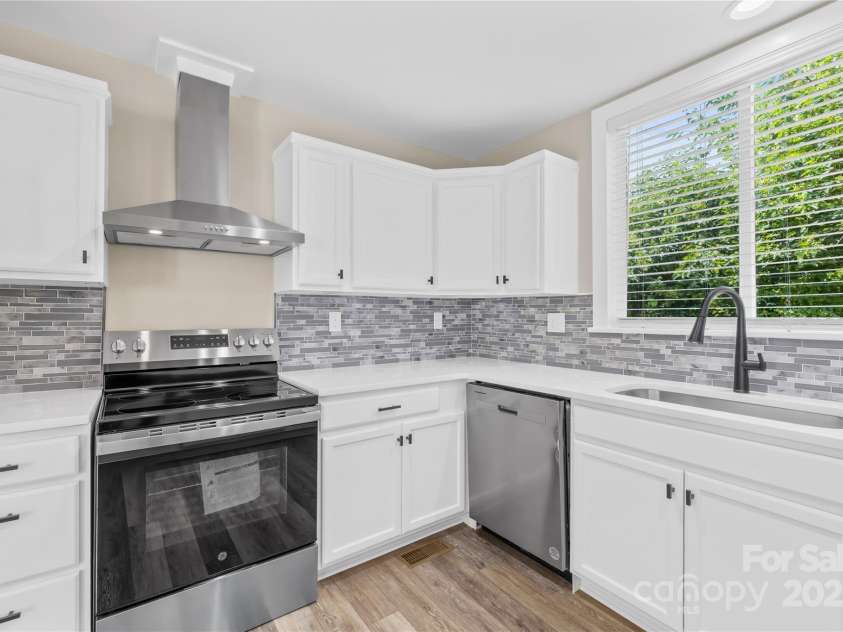 110 Par Drive, Salisbury, NC 28147.  MLS# CAR4283340, YatesRealty ID 26855. 
