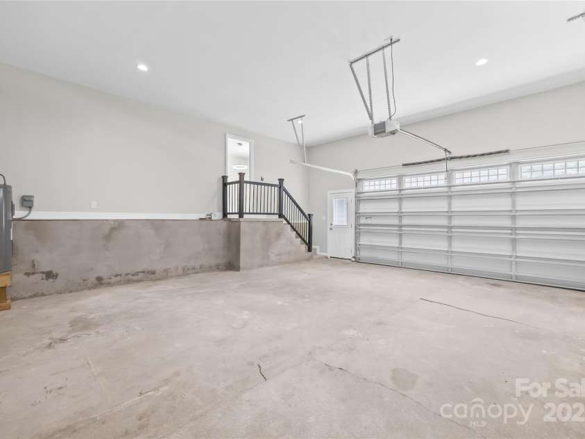 110 Par Drive, Salisbury, NC 28147.  MLS# CAR4283340, YatesRealty ID 26855. 