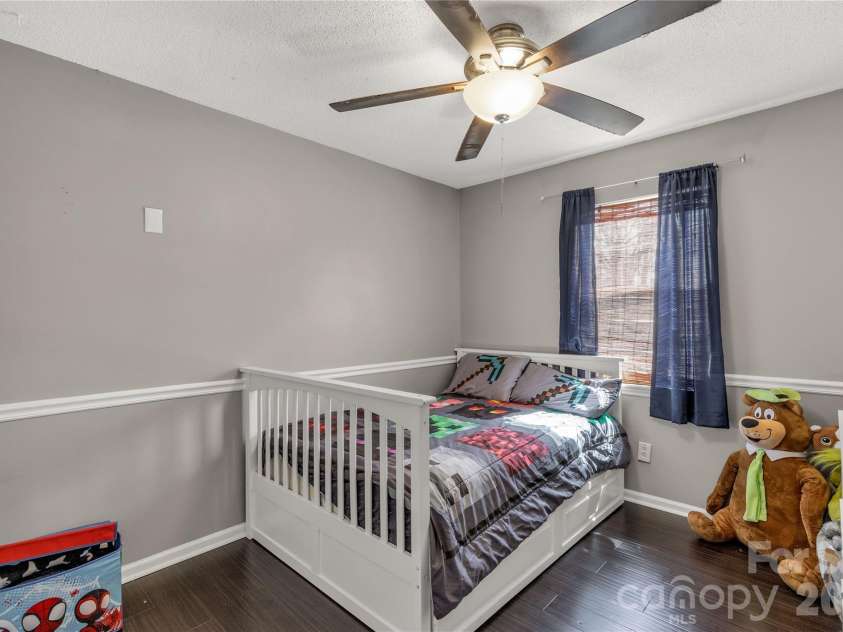 13213 Lampmeade Lane, Charlotte, NC 28273.  MLS# CAR4387181, YatesRealty ID 26856. 2nd Bedroom Upstairs