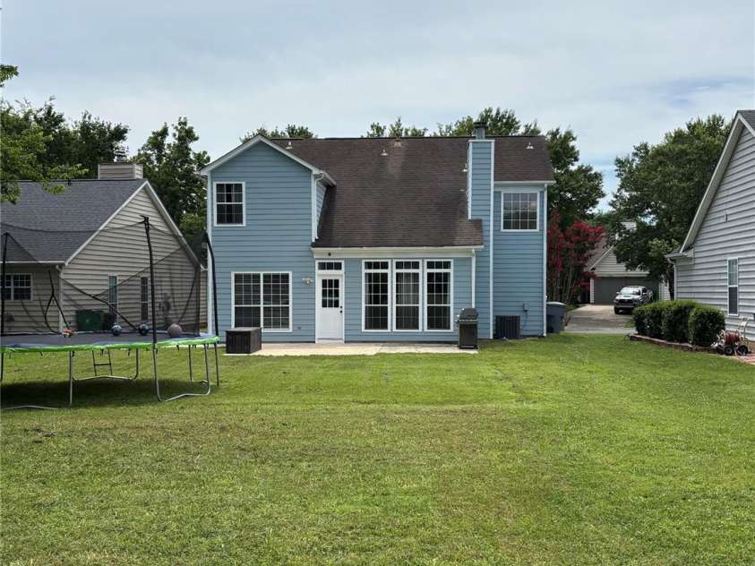13213 Lampmeade Lane, Charlotte, NC 28273.  MLS# CAR4387181, YatesRealty ID 26856. 