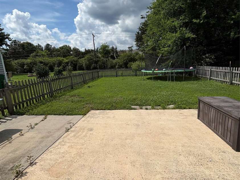 13213 Lampmeade Lane, Charlotte, NC 28273.  MLS# CAR4387181, YatesRealty ID 26856. Nice size patio and back really nice yard
