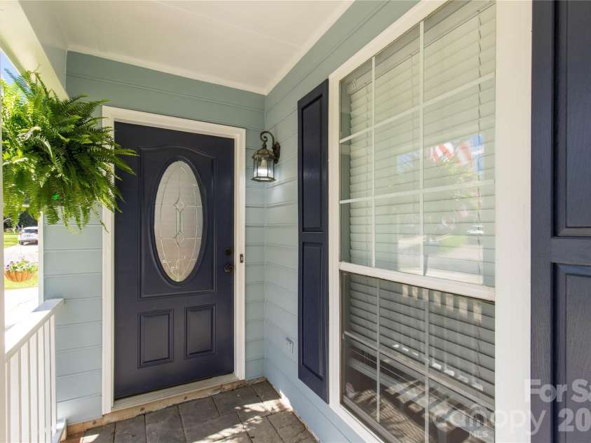 13213 Lampmeade Lane, Charlotte, NC 28273.  MLS# CAR4387181, YatesRealty ID 26856. Welcome Home!
