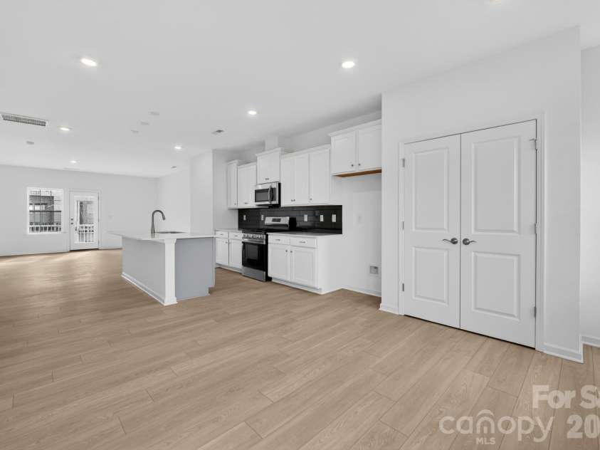 107 Nablus Trail, Mooresville, NC 28117.  MLS# CAR4350813, YatesRealty ID 26857. Open concept floor plan
