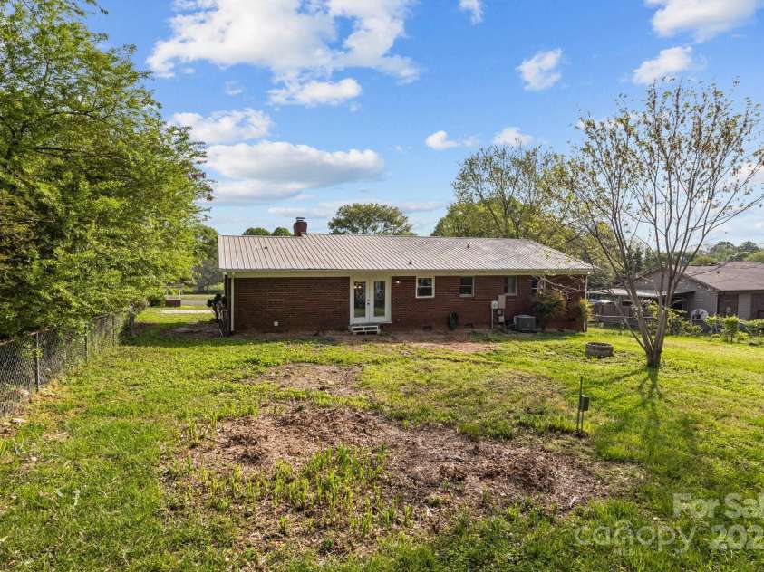 1195 Ralph B Keener Road, Lincolnton, NC 28092.  MLS# CAR4247663, YatesRealty ID 26857. 