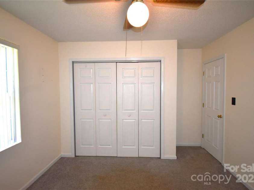 1524 Belleview Drive, Conover, NC 28613.  MLS# CAR4278042, YatesRealty ID 26858. 