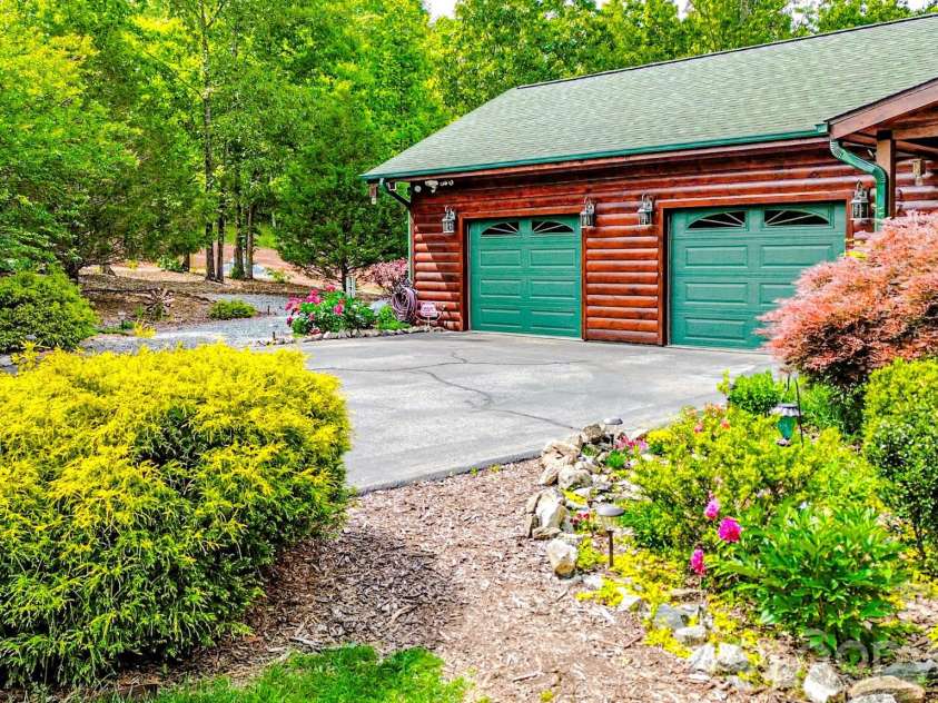 371 Hickory Loop Road, Rutherfordton, NC 28139.  MLS# CAR4377438, YatesRealty ID 26858. 