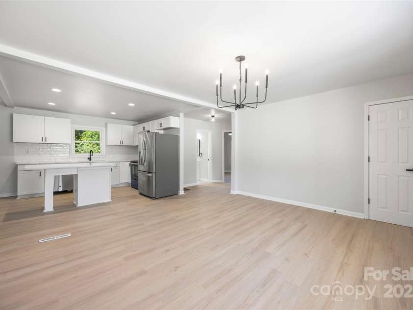 3715 Dallas High Shoals Highway, Dallas, NC 28034.  MLS# CAR4244433, YatesRealty ID 2686. Living Room