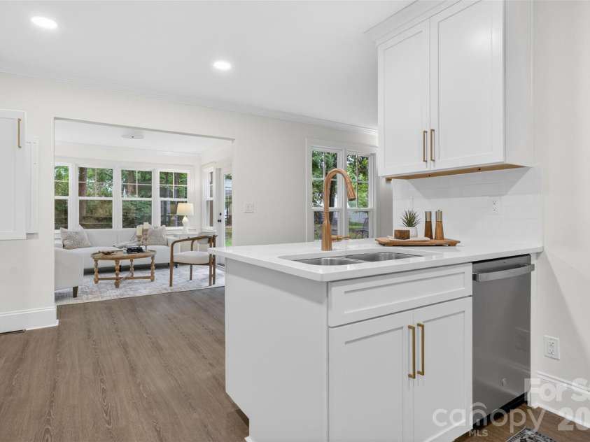 5318 Apple Blossom Court, Mint Hill, NC 28227.  MLS# CAR4378140, YatesRealty ID 26860. Kitchen