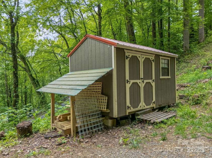 6321 NC 63 Highway, Leicester, NC 28748.  MLS# CAR4264823, YatesRealty ID 26860. 