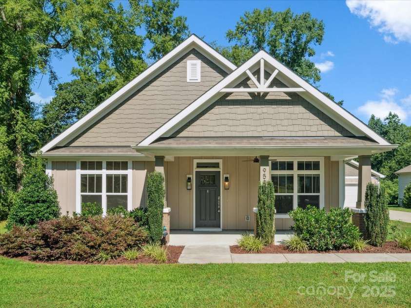 9519 Lawing School Road, Charlotte, NC 28214.  MLS# CAR4282476, YatesRealty ID 26861. 