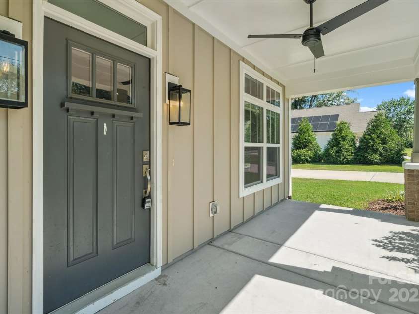 9519 Lawing School Road, Charlotte, NC 28214.  MLS# CAR4282476, YatesRealty ID 26861. 