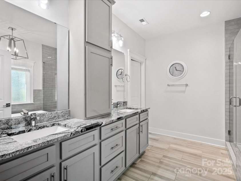 9519 Lawing School Road, Charlotte, NC 28214.  MLS# CAR4282476, YatesRealty ID 26861. 