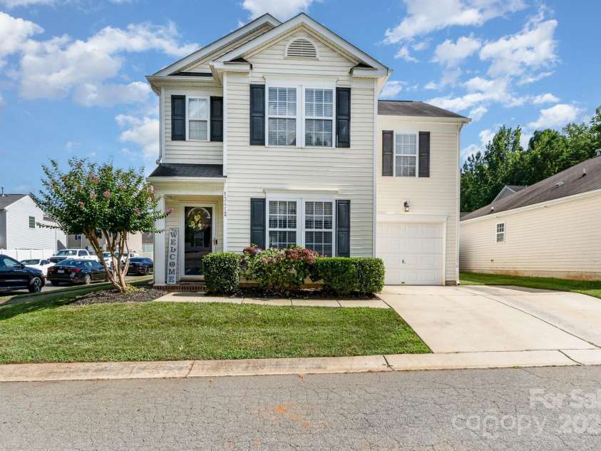 13412 Golden Apple Court, Charlotte, NC 28215.  MLS# CAR4281340, YatesRealty ID 26862. 