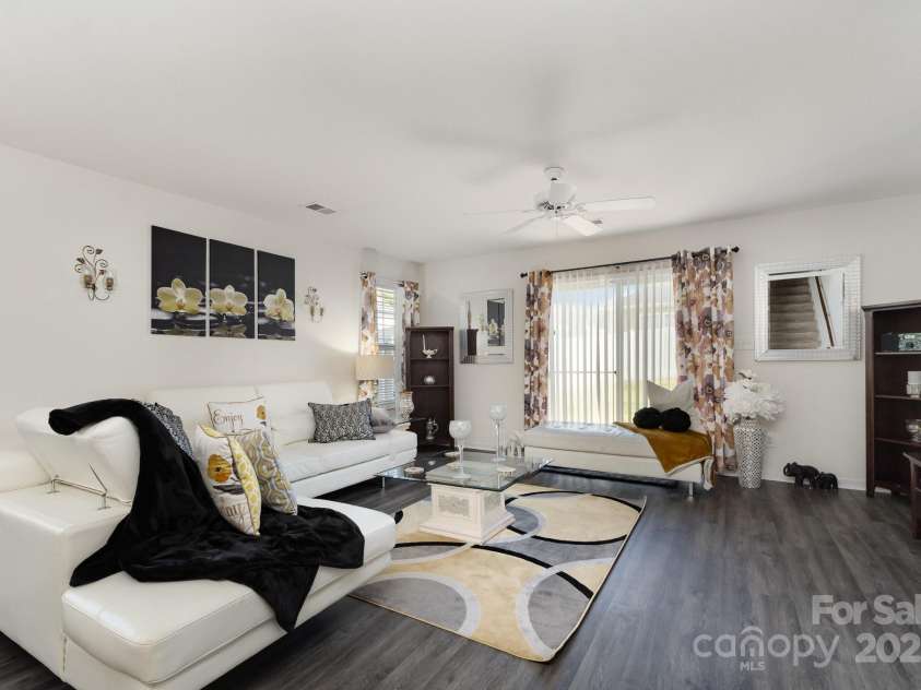 13412 Golden Apple Court, Charlotte, NC 28215.  MLS# CAR4281340, YatesRealty ID 26862. 