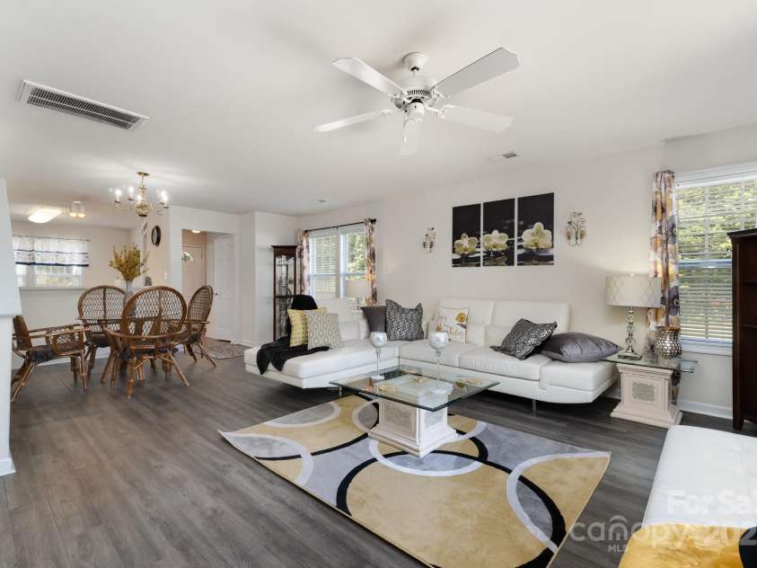 13412 Golden Apple Court, Charlotte, NC 28215.  MLS# CAR4281340, YatesRealty ID 26862. 