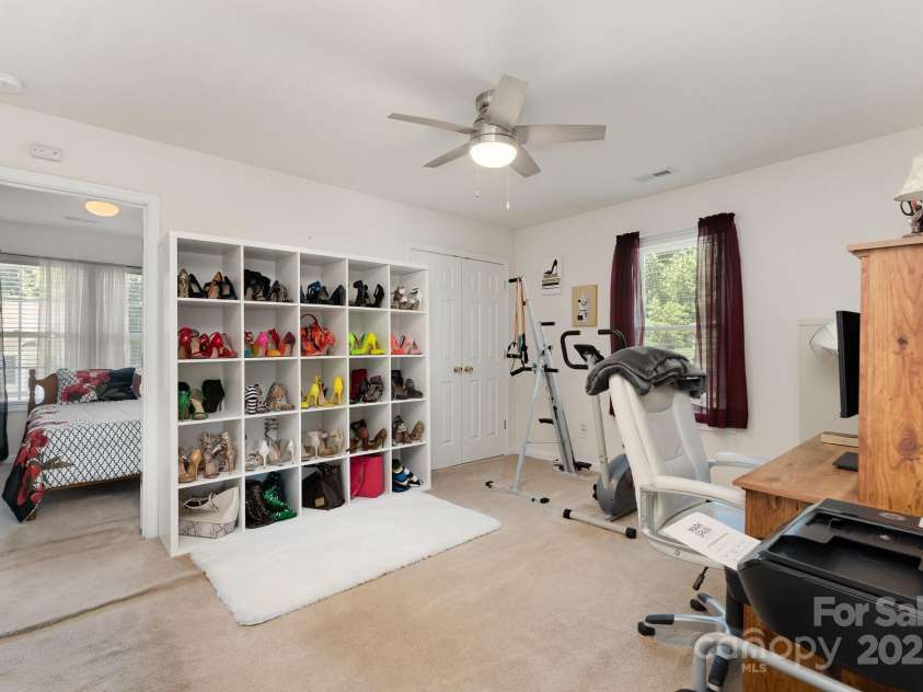 13412 Golden Apple Court, Charlotte, NC 28215.  MLS# CAR4281340, YatesRealty ID 26862. 