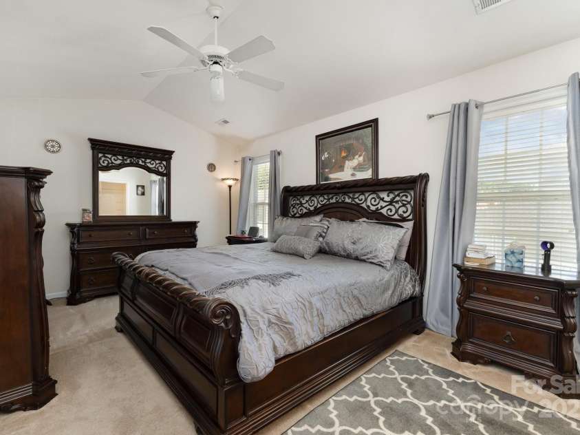 13412 Golden Apple Court, Charlotte, NC 28215.  MLS# CAR4281340, YatesRealty ID 26862. 