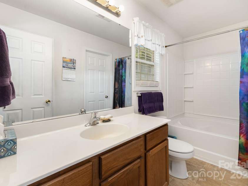 13412 Golden Apple Court, Charlotte, NC 28215.  MLS# CAR4281340, YatesRealty ID 26862. 