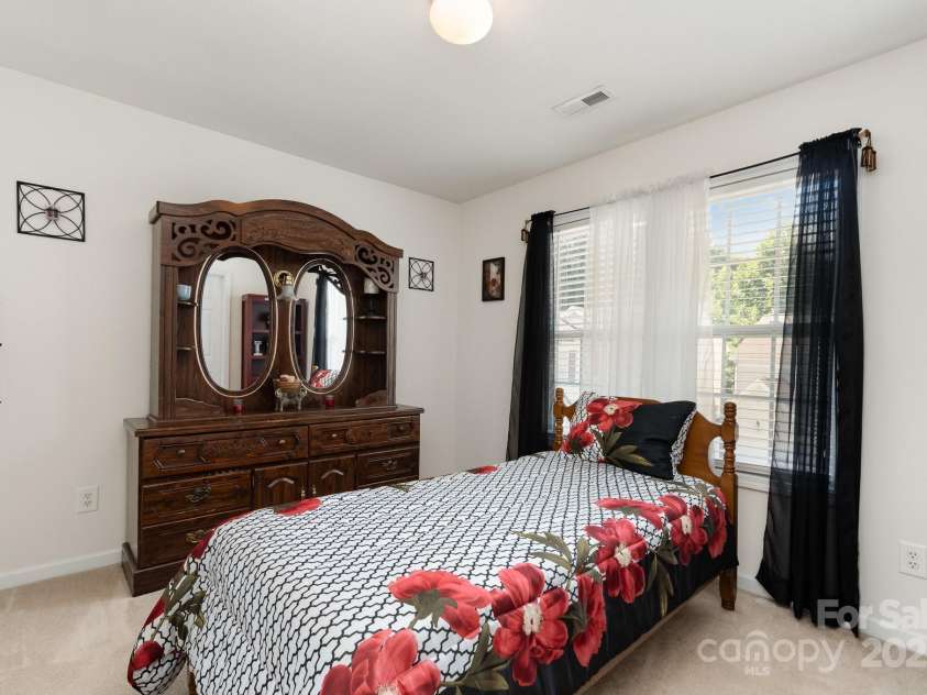 13412 Golden Apple Court, Charlotte, NC 28215.  MLS# CAR4281340, YatesRealty ID 26862. 