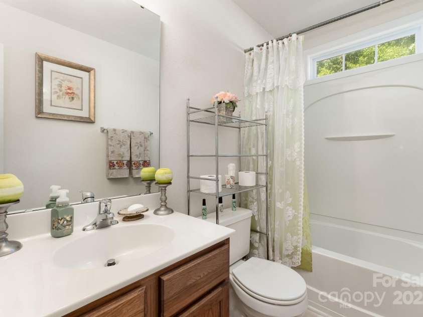 13412 Golden Apple Court, Charlotte, NC 28215.  MLS# CAR4281340, YatesRealty ID 26862. 