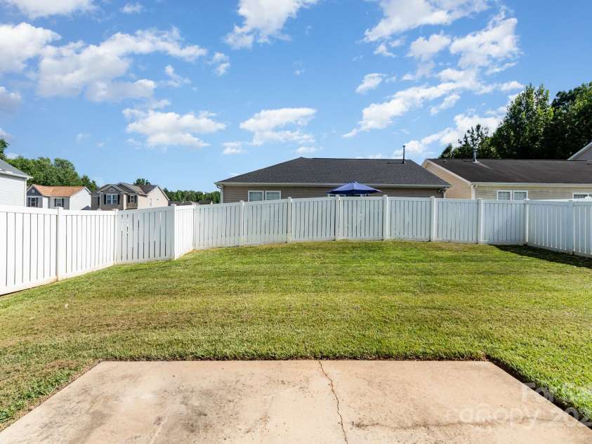 13412 Golden Apple Court, Charlotte, NC 28215.  MLS# CAR4281340, YatesRealty ID 26862. 