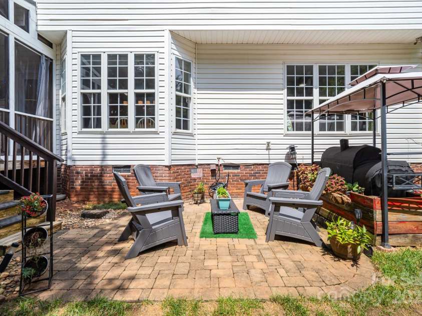 10230 Blackstock Road, Huntersville, NC 28078.  MLS# CAR4276731, YatesRealty ID 26863. 