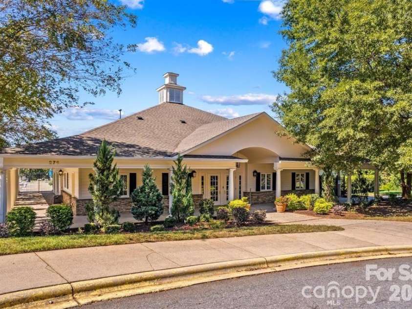 115 Runningdeer Drive, Mooresville, NC 28117.  MLS# CAR4368894, YatesRealty ID 26863. 