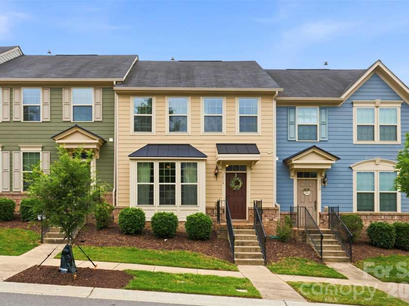 1714 Evergreen Drive, Charlotte, NC 28208.  MLS# CAR4381715, YatesRealty ID 26864. 