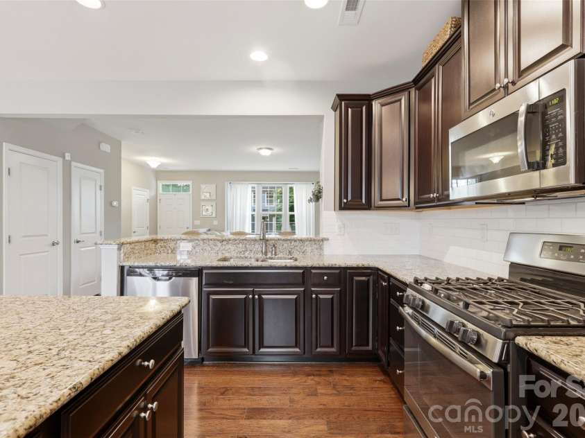 1714 Evergreen Drive, Charlotte, NC 28208.  MLS# CAR4381715, YatesRealty ID 26864. 