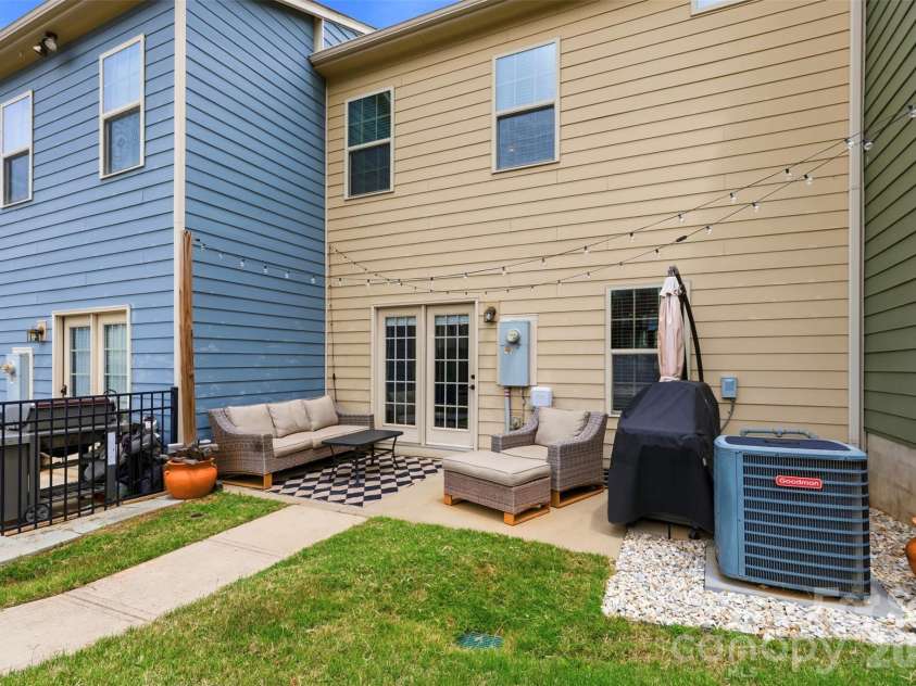 1714 Evergreen Drive, Charlotte, NC 28208.  MLS# CAR4381715, YatesRealty ID 26864. 