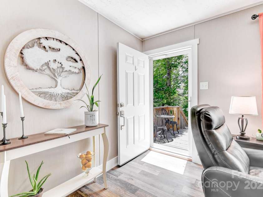 2941 Summer Road, Hendersonville, NC 28792.  MLS# CAR4282608, YatesRealty ID 26864. 