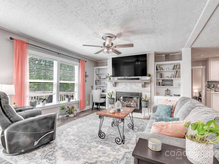 2941 Summer Road, Hendersonville, NC 28792.  MLS# CAR4282608, YatesRealty ID 26864. 