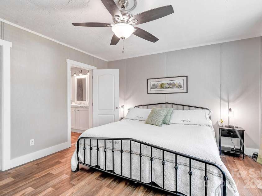 2941 Summer Road, Hendersonville, NC 28792.  MLS# CAR4282608, YatesRealty ID 26864. 