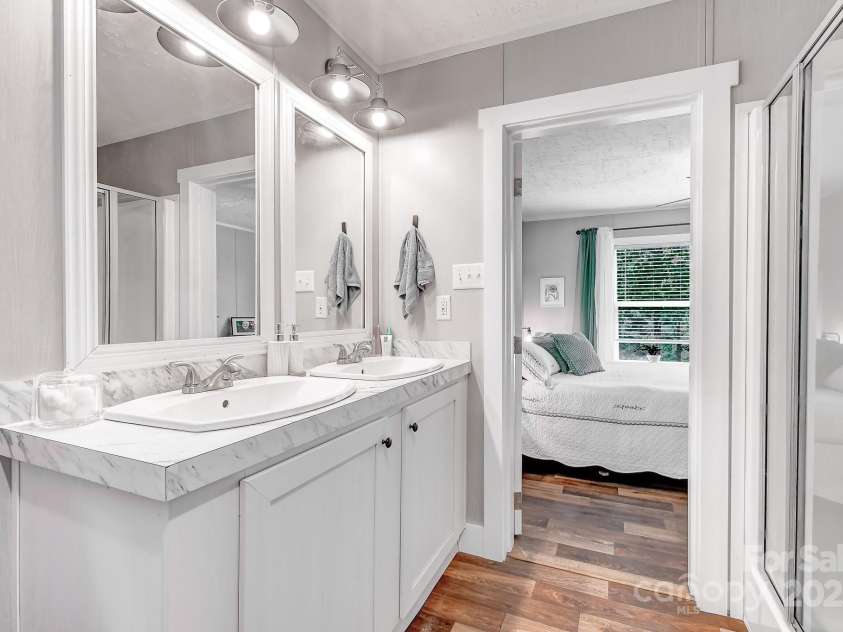 2941 Summer Road, Hendersonville, NC 28792.  MLS# CAR4282608, YatesRealty ID 26864. 