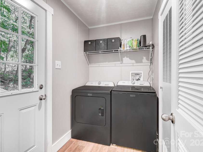 2941 Summer Road, Hendersonville, NC 28792.  MLS# CAR4282608, YatesRealty ID 26864. 