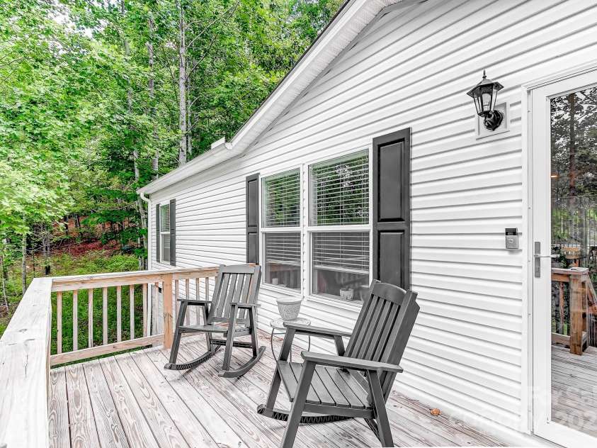 2941 Summer Road, Hendersonville, NC 28792.  MLS# CAR4282608, YatesRealty ID 26864. 