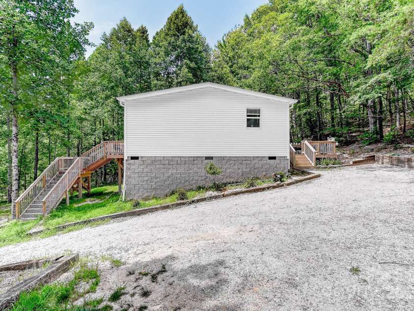 2941 Summer Road, Hendersonville, NC 28792.  MLS# CAR4282608, YatesRealty ID 26864. 