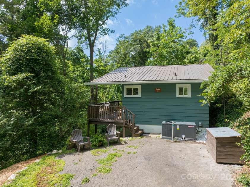 3 Delano Road, Asheville, NC 28805.  MLS# CAR4282055, YatesRealty ID 26866. 