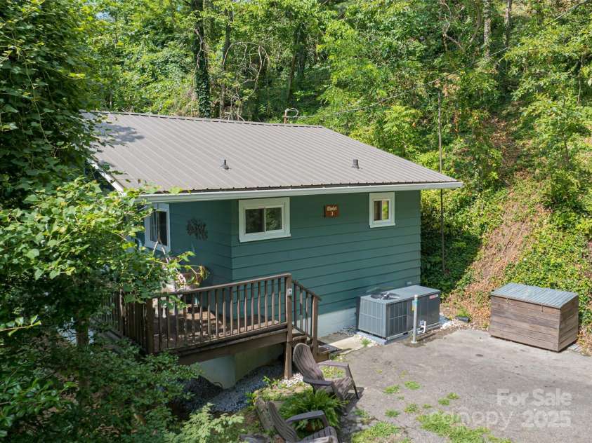 3 Delano Road, Asheville, NC 28805.  MLS# CAR4282055, YatesRealty ID 26866. 