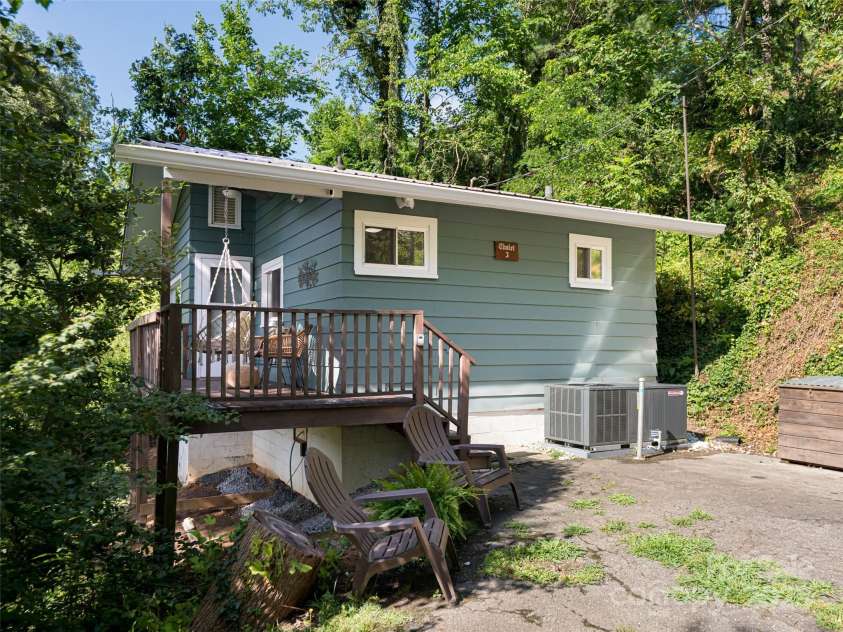 3 Delano Road, Asheville, NC 28805.  MLS# CAR4282055, YatesRealty ID 26866. 