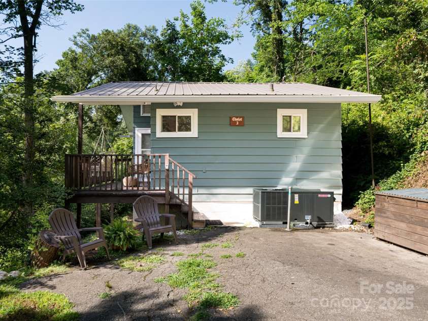 3 Delano Road, Asheville, NC 28805.  MLS# CAR4282055, YatesRealty ID 26866. 