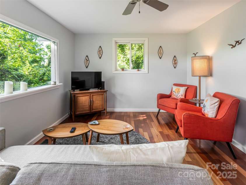 3 Delano Road, Asheville, NC 28805.  MLS# CAR4282055, YatesRealty ID 26866. 