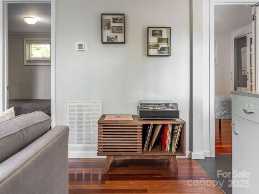 3 Delano Road, Asheville, NC 28805.  MLS# CAR4282055, YatesRealty ID 26866. 