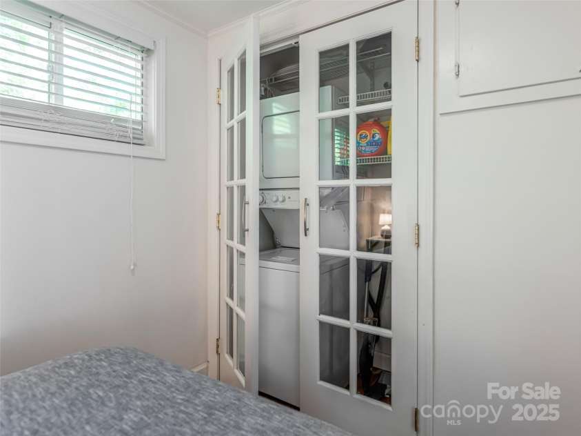 3 Delano Road, Asheville, NC 28805.  MLS# CAR4282055, YatesRealty ID 26866. 