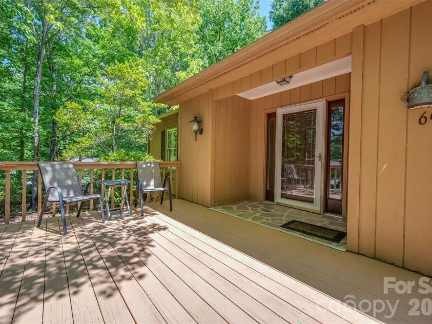 66 Oakwood Lane, Columbus, NC 28722.  MLS# CAR4381689, YatesRealty ID 26866. 