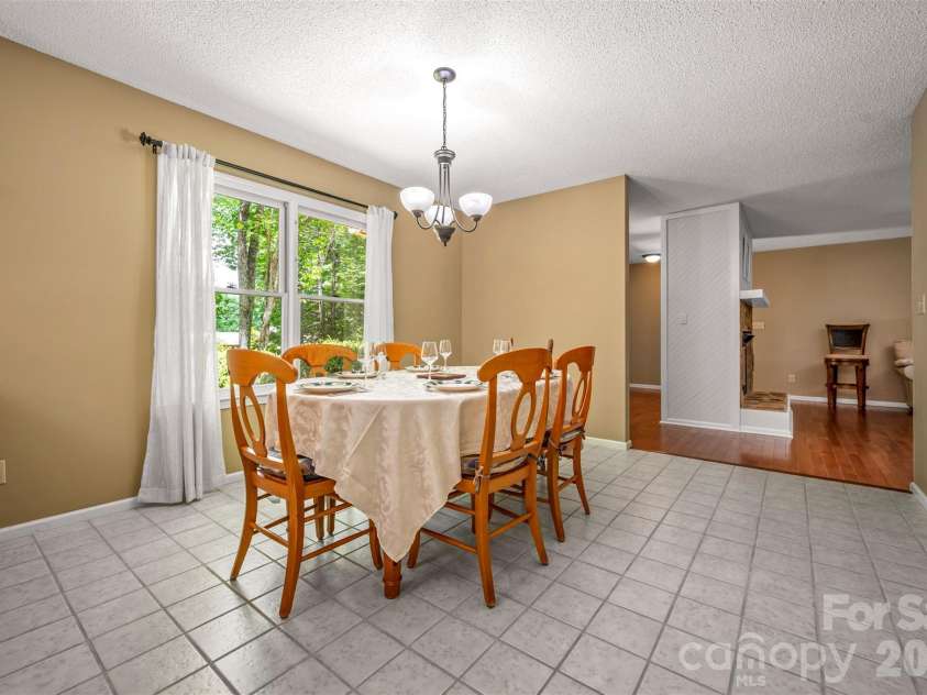 66 Oakwood Lane, Columbus, NC 28722.  MLS# CAR4381689, YatesRealty ID 26866. 