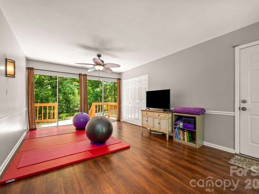66 Oakwood Lane, Columbus, NC 28722.  MLS# CAR4381689, YatesRealty ID 26866. 